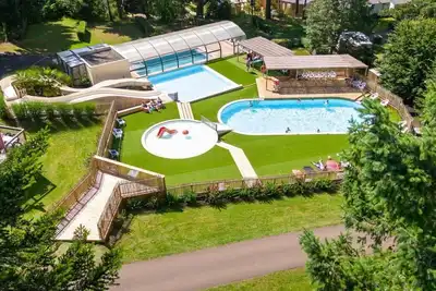 Image de Appartement avec piscine, bain Ă remous, climatisation, Wifi, Tv, terrasse