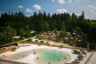 Image de Appartement avec piscine, bain à remous, climatisation, Wifi, Tv, terrasse
