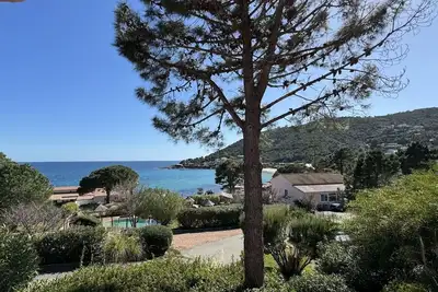 Image de Bel appartement avec Wifi, climatisation, piscine, terrasse, animaux admis, vue panoramique, parking
