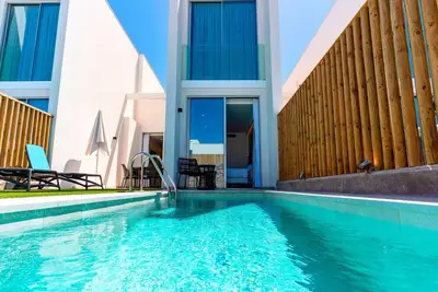 Image de Merveilleuse maison de vacances avec piscine privée, climatisation, Wifi, Tv, terrasse et parking
