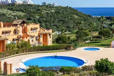 Image de Agréable appartement pour 4 personnes avec Wifi, climatisation, piscine, Tv et terrasse