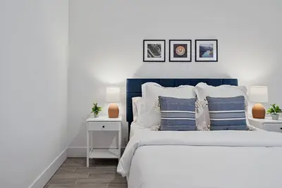 Image de New! Few minutes to Downtown, 10 to the Beach!
