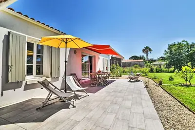 Image de Merveilleuse maison de vacances privée pour 6 personnes avec Wifi, Tv, terrasse et parking
