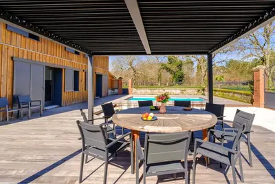 Image de Maison de vacances privée avec piscine privée, climatisation, Wifi, Tv, terrasse, parking