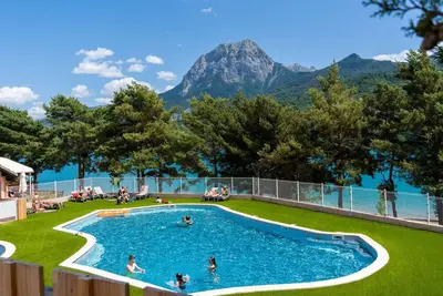 Image de Joli appartement dans une maison de vacances avec climatisation, piscine, Tv, terrasse, parking