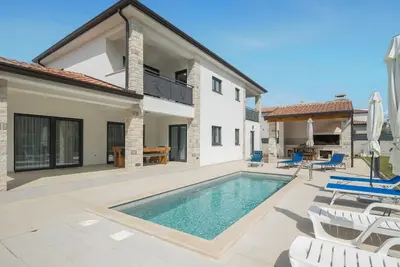 Image de Superbe appartement Ă Porec avec WiFi