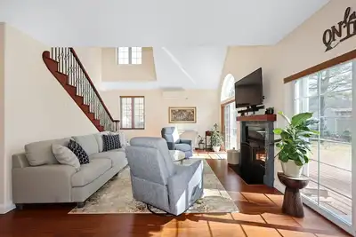 Image de Piscataqua River Reservoir House - with King & Queen beds - Pet Friendly