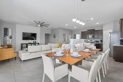 Image de Luxury Theme, Designer Game Room Pool/Spa Weekly/Monthly Discount