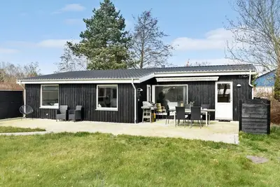 Image de Belle maison à Rødby avec WiFi