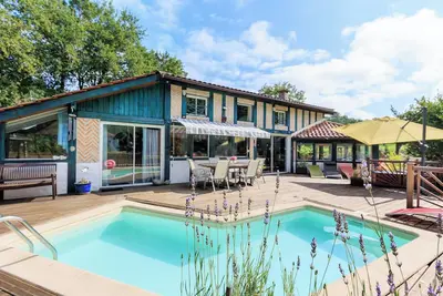 Image de Maison de vacances 'Espace, Calme, Confort' avec piscine privée, terrasse privée et jardin privé