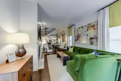 Image de High Luxury Vacation Rental in Midtown - Sleep 8 w/ 2 full bathrooms! Gorgeous!