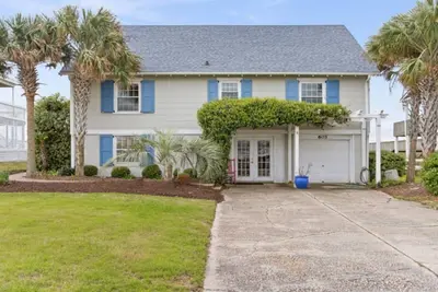 Image de Kickback Cottage~ Private Beach Access, Pool Table, Sunrises on the Porch!