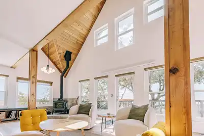 Image de Escape to Tranquility: Views & Modern Amenities