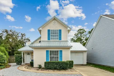 Image de Our Quiet Beach Getaway - Budget Friendly Gulf Breeze Home Close to Pcola Beach