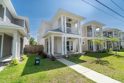 Image de Urban Vista  | 4 Bed, 2. 5 Bath