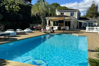 Image de Superbe villa avec piscine dans un quartier calme à Antibes