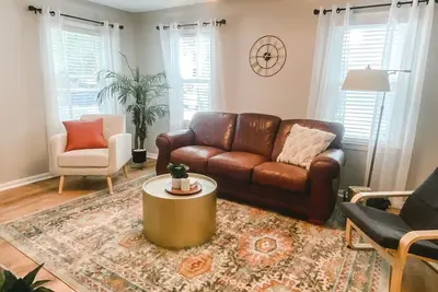 Image de Mid-Century Modern Elegance