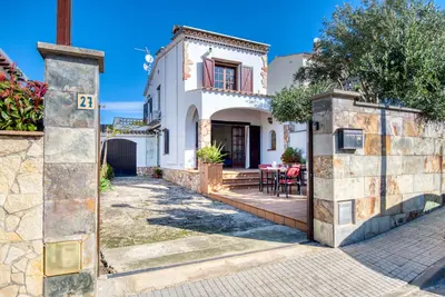 Image de Ricabella : Belle maison de vacances à l'Escala dans un quartier calme