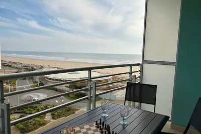 Image de Appartement rénové, vue mer, proche plage, 1 chambre, balcon