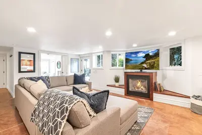 Image de Spacious Modern Apartment in Queen Anne