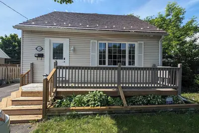 Image de Private Castle in barrie Ontario canada The second home 3 bedroom