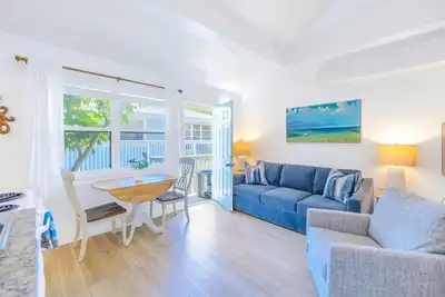 Image de Gertrude's Siesta | 1 min walk to Beach Path | 4 Min to Dining, Music & Sunsets!