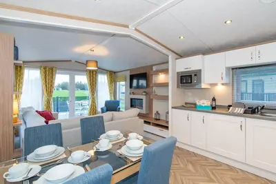 Image de A lodge that sleeps 4 guests in 2 bedrooms