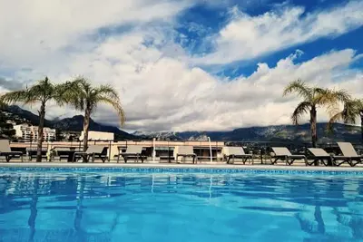 Image de 50 m de la plage! ! ! Appartement de standing 6 personnes avec piscine chauffée!
