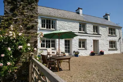 Image de Bayvil, Newport - Quatre Chambres Gîte, Couchages 8
