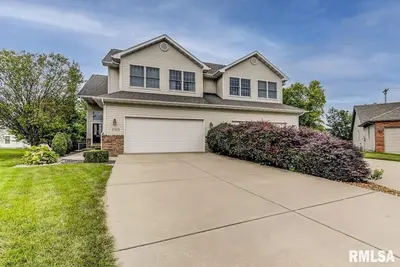 Image de Beautiful 2 Bedroom, 2 Bath with Office Space on Springfield's west end