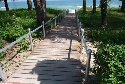 Image de Appartement de vacances \"Strandhaus Seeblick Binz 11\" avec vue sur la mer, jardin privé et Wi-Fi