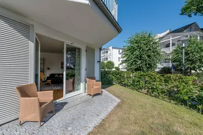 Image de Appartement de vacances \"Strandhaus Seeblick Binz 13\" avec vue sur la mer, terrasse privée et Wi-Fi