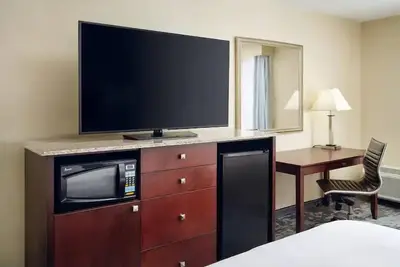 Image de Modern & Stylish:3 Tranquil Units, Free Parking! Close to Bridge Tar River Trail