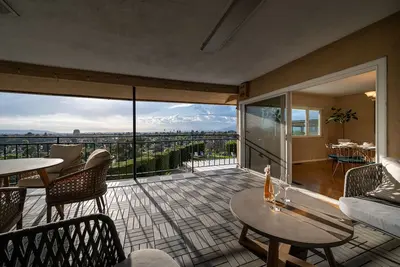Image de Spectacular mansion with amazing views