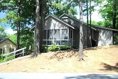 Image de Cozy Cabin in Gated Community with Pool and Marina Access, Pet Friendly! !