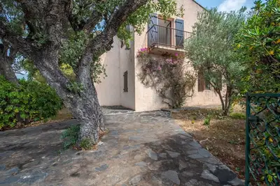 Image de Belle maison de vacances privée pour 8 personnes avec Wifi, Tv, terrasse, animaux admis et parking