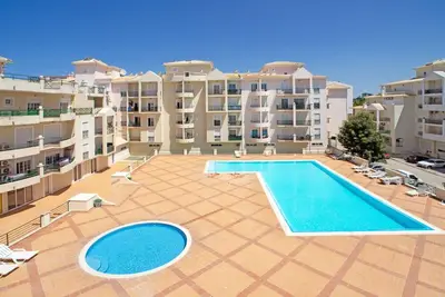 Image de Bel appartement pour 4 personnes avec climatisation, Wifi, piscine, Tv, terrasse et parking