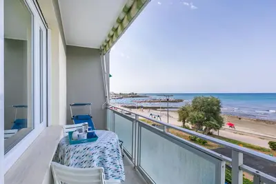 Image de Joli appartement pour 6 personnes avec Wifi, climatisation, Tv, balcon et parking