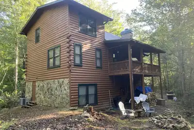 Image de Private retreat located midway between Blue Ridge and Ellijay.