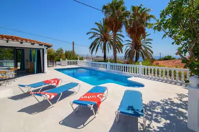 Image de Maison de vacances privée avec Wifi, piscine privée, climatisation, Tv, terrasse, parking