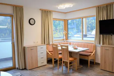 Image de Joli appartement dans une maison de vacances avec Wifi, Tv, balcon, vue panoramique, parking