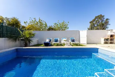 Image de Belle maison de vacances privée avec climatisation, Wifi, piscine privée, Tv, patio, parking