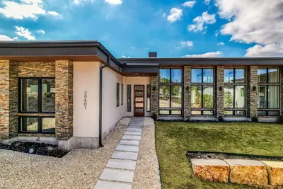 Image de Modern Hill Country Retreat. Near Lake + Game Room + Sleeps 14 + Pet Friendly!