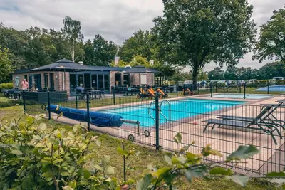 Image de Magnifique maison de vacances privée pour 6 personnes avec Wifi, piscine, Tv, terrasse et parking