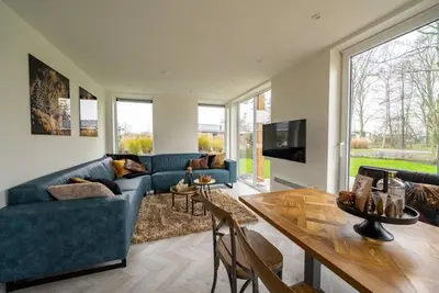 Image de Magnifique maison de vacances privée pour 10 personnes avec Wifi, piscine, Tv, terrasse et parking