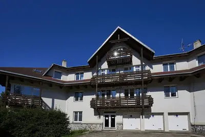 Image de Confortable appartement pour 8 personnes avec Wifi, Tv, balcon, animaux admis et parking