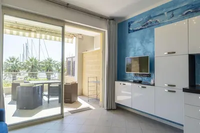 Image de Confortable appartement pour 4 personnes avec Wifi, climatisation, piscine et balcon