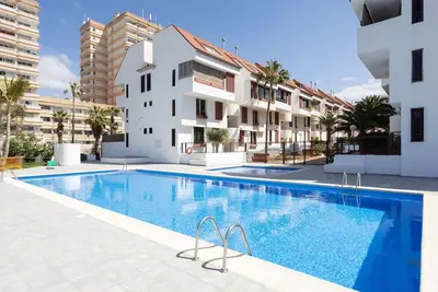 Agréable appartement pour 6 personnes avec piscine, Wifi, Tv, terrasse et parking