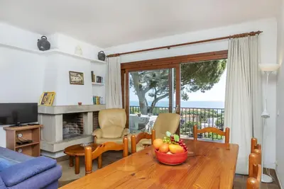 Joli appartement pour 5 personnes avec Wifi, Tv, terrasse et parking
