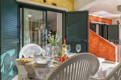 Image de Joli appartement pour 6 personnes avec Wifi, piscine, climatisation, Tv, patio et parking